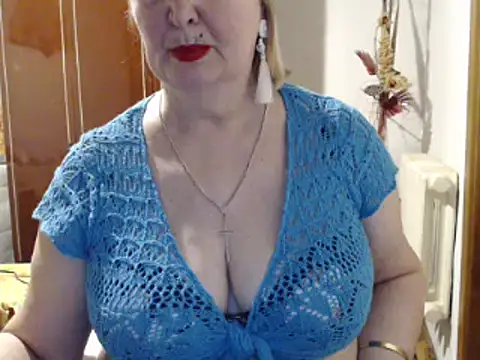 Snapshot of Secretfox chatting on 8, 3, 2025 Secretfox online show from 8, 3, 2025