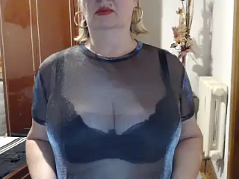 Snapshot of Secretfox chatting on 14, 10, 2025 Secretfox online show from 14, 10, 2025