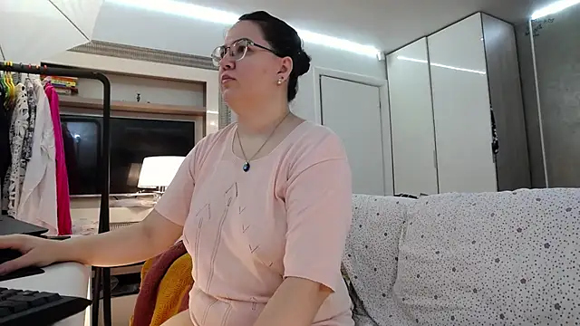 ILoveToFeelU online show from 22, 6, 2026
