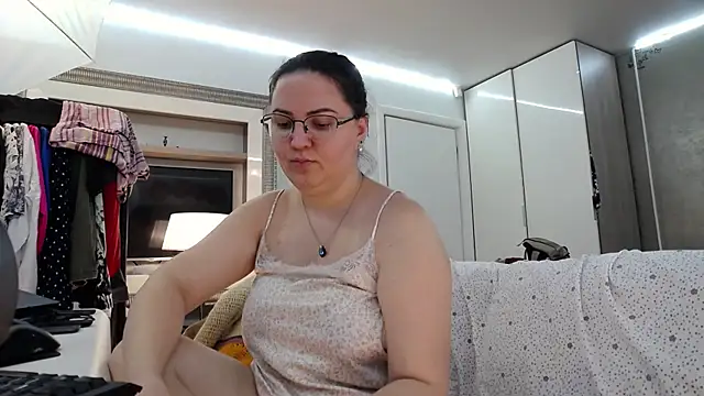 ILoveToFeelU online show from 24, 6, 2026
