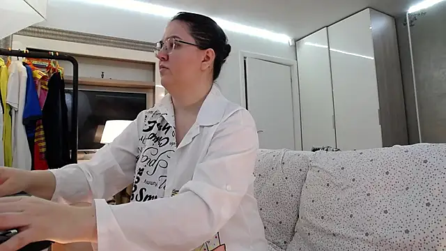 ILoveToFeelU online show from 4, 7, 2026
