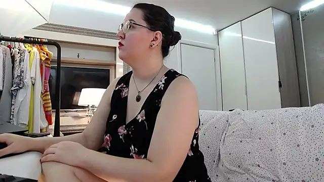 ILoveToFeelU online show from 14, 7, 2026
