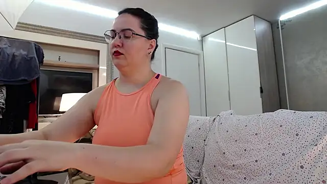 ILoveToFeelU online show from 20, 7, 2026
