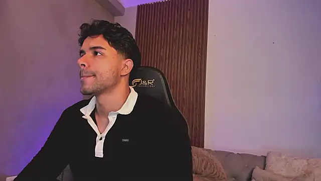 liam collins21 online show from 4, 2, 2026