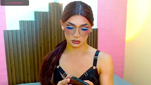 Snapshot of Mike_Nourr chatting on 14, 12, 2024 Mike Nourr online show from 14, 12, 2024