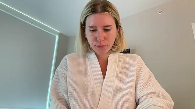xoxoxjenn online show from 9, 7, 2026