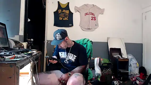 Snapshot of sledge901 chatting on 18, 10, 2025 sledge901 online show from 18, 10, 2025