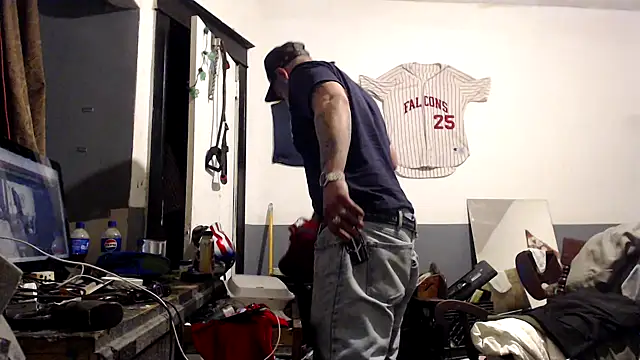 Snapshot of sledge901 chatting on 11, 11, 2025 sledge901 online show from 11, 11, 2025