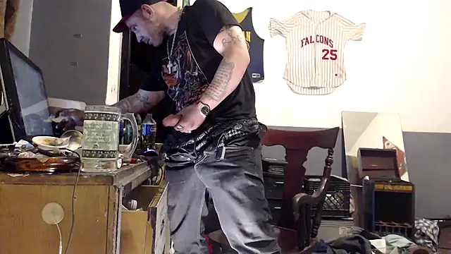 Snapshot of sledge901 chatting on 5, 3, 2026 sledge901 online show from 5, 3, 2026