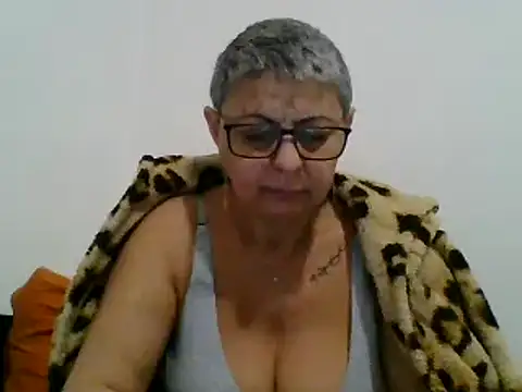 Snapshot of roseblak42 chatting on 6, 2, 2025 roseblak42 online show from 6, 2, 2025