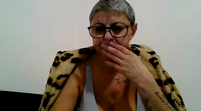 Snapshot of roseblak42 chatting on 14, 2, 2025 roseblak42 online show from 14, 2, 2025