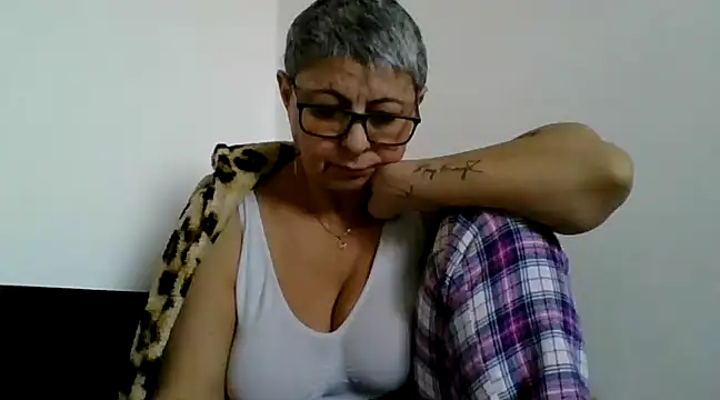 Snapshot of roseblak42 chatting on 20, 2, 2025 roseblak42 online show from 20, 2, 2025