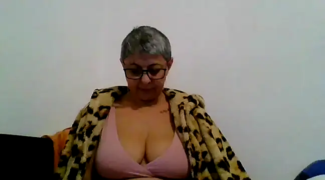 Snapshot of roseblak42 chatting on 23, 2, 2025 roseblak42 online show from 23, 2, 2025