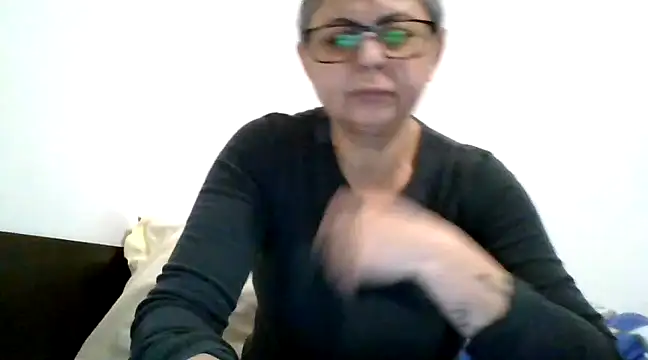 Snapshot of roseblak42 chatting on 28, 2, 2025 roseblak42 online show from 28, 2, 2025