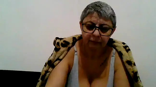 Snapshot of roseblak42 chatting on 1, 3, 2025 roseblak42 online show from 1, 3, 2025