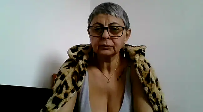 Snapshot of roseblak42 chatting on 3, 3, 2025 roseblak42 online show from 3, 3, 2025