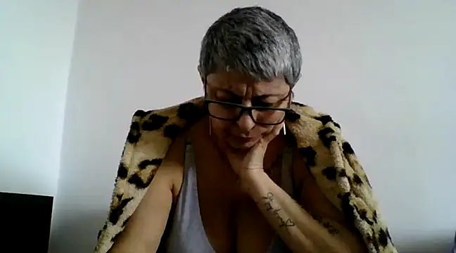 Snapshot of roseblak42 chatting on 3, 3, 2025 roseblak42 online show from 3, 3, 2025