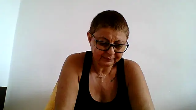 Snapshot of roseblak42 chatting on 15, 9, 2025 roseblak42 online show from 15, 9, 2025