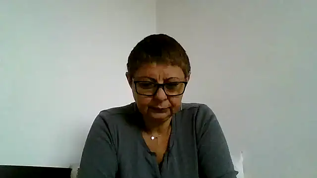 Snapshot of roseblak42 chatting on 3, 10, 2025 roseblak42 online show from 3, 10, 2025