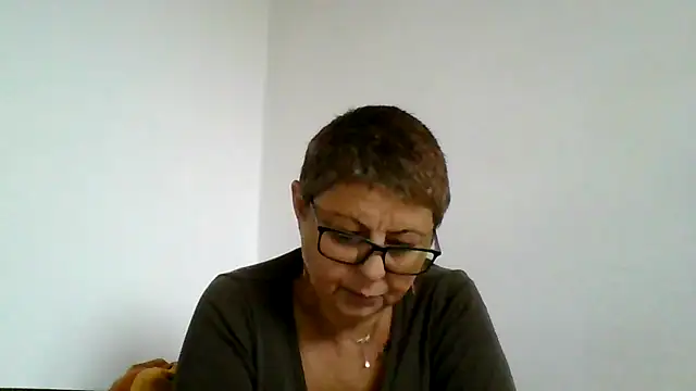 Snapshot of roseblak42 chatting on 6, 10, 2025 roseblak42 online show from 6, 10, 2025