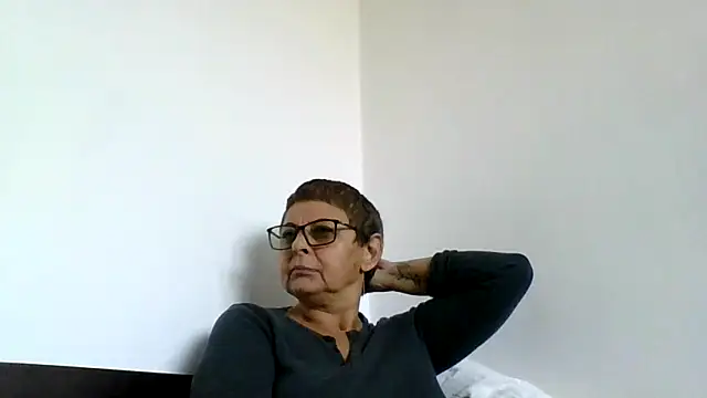 Snapshot of roseblak42 chatting on 16, 10, 2025 roseblak42 online show from 16, 10, 2025