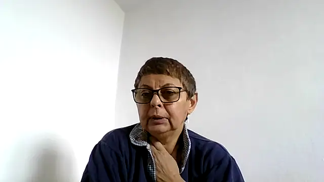 Snapshot of roseblak42 chatting on 18, 10, 2025 roseblak42 online show from 18, 10, 2025