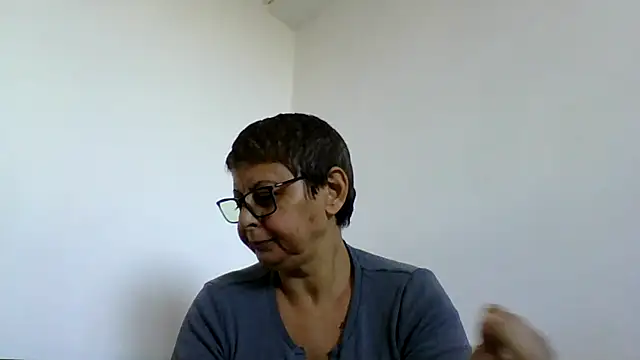 Snapshot of roseblak42 chatting on 19, 10, 2025 roseblak42 online show from 19, 10, 2025