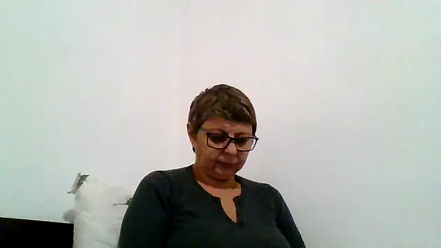 roseblak42 online show from 12, 11, 2025