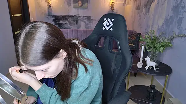 VeliraBraitberg online show from 9, 3, 2025