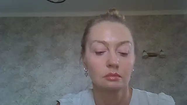 ZarinaSwift online show from 7, 6, 2026