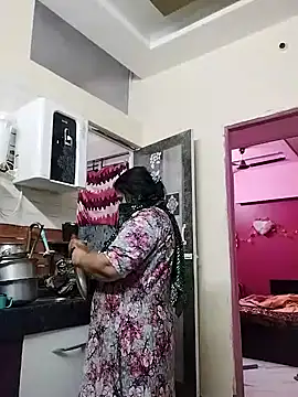 Snapshot of RESHMA_21 chatting on 22, 2, 2025 RESHMA 21 online show from 22, 2, 2025