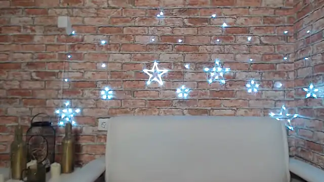 Amelia Kiss  online show from 10, 3, 2025