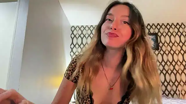 SirenaBelle online show from 25, 2, 2025