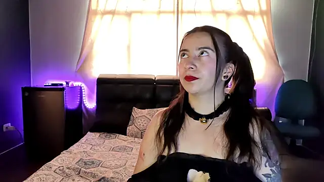 Alaia sam online show from 3, 5, 2026