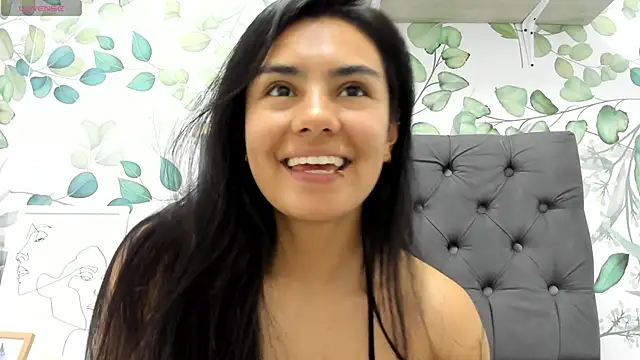 atilanadiaz7 online show from 6, 2, 2025