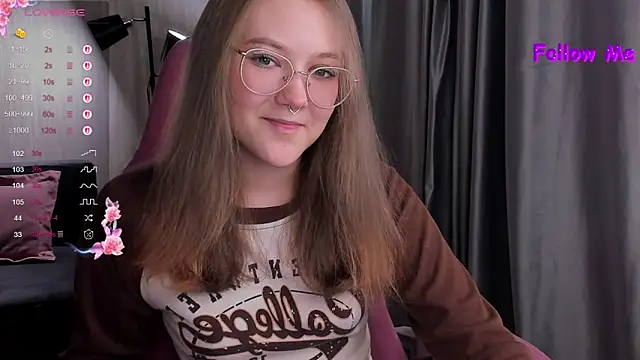 Snapshot of bunny_bubble chatting on 7, 10, 2025 bunny bubble online show from 7, 10, 2025