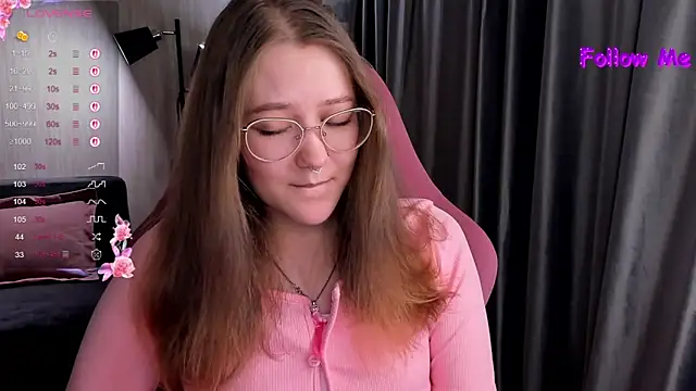 Snapshot of bunny_bubble chatting on 12, 10, 2025 bunny bubble online show from 12, 10, 2025