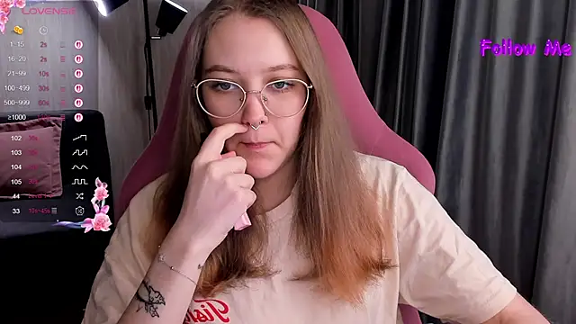 Snapshot of bunny_bubble chatting on 23, 10, 2025 bunny bubble online show from 23, 10, 2025