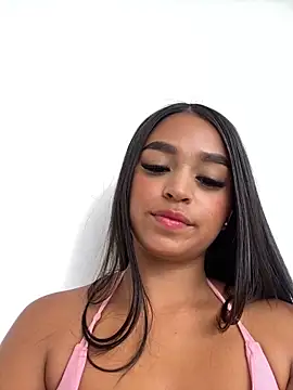 Snapshot of Juli_Walker chatting on 14, 12, 2024 Juli Walker online show from 14, 12, 2024