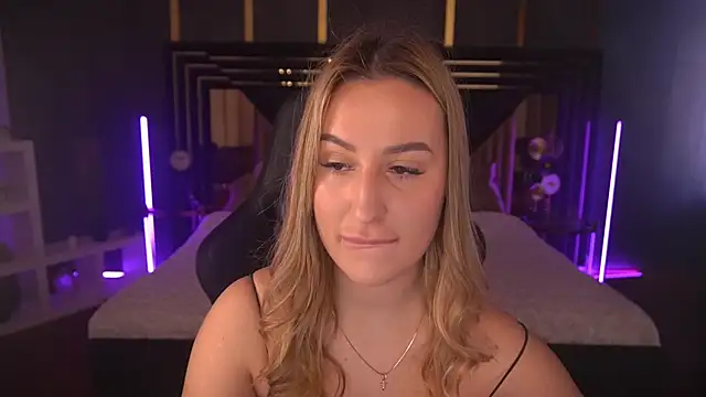 Snapshot of LiaBrazzerr chatting on 27, 2, 2025 LiaBrazzerr online show from 27, 2, 2025