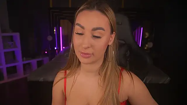 Snapshot of LiaBrazzerr chatting on 22, 3, 2025 LiaBrazzerr online show from 22, 3, 2025