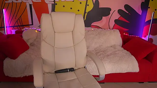 Snapshot of LiaBrazzerr chatting on 16, 10, 2025 LiaBrazzerr online show from 16, 10, 2025