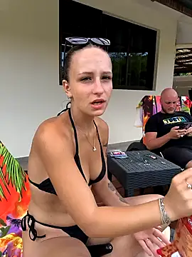 Snapshot of emma4xxx chatting on 8, 2, 2025 emma4xxx online show from 8, 2, 2025