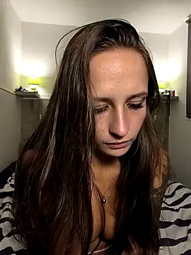 Snapshot of emma4xxx chatting on 22, 3, 2025 emma4xxx online show from 22, 3, 2025