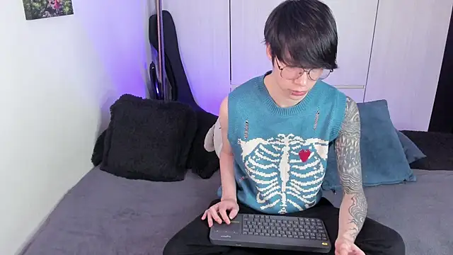 Aventure Twinks online show from 8, 1, 2025