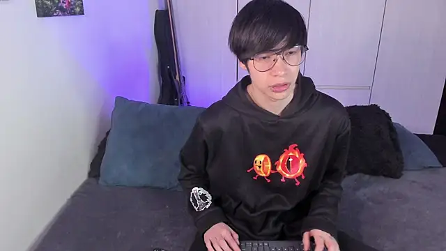 Aventure Twinks online show from 27, 1, 2025