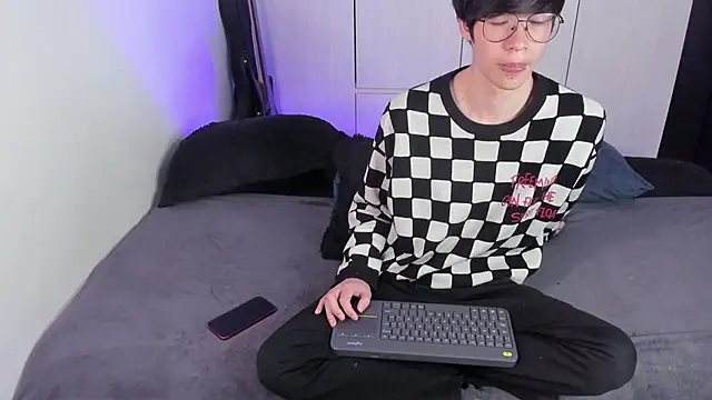 Aventure Twinks online show from 28, 1, 2025