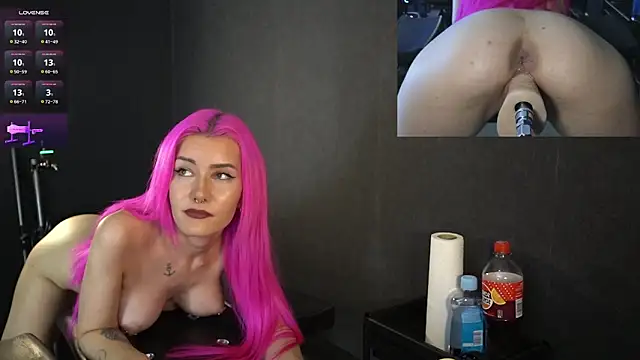 ClaraStylezZ online show from 2, 1, 2025