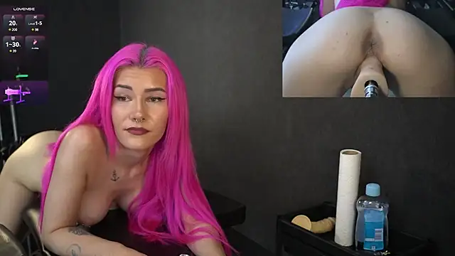 ClaraStylezZ online show from 5, 1, 2025