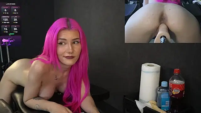 ClaraStylezZ online show from 5, 1, 2025